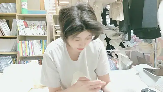 Snapshot of morikawa_sayaka chatting on 12-13-25, 11:43 morikawa sayaka online show from 12-13-25, 11:43