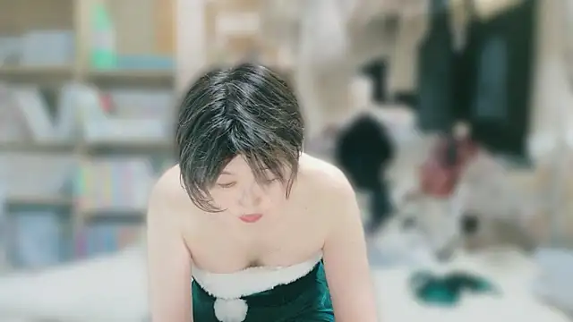 Snapshot of morikawa_sayaka chatting on 12-22-25, 11:46 morikawa sayaka online show from 12-22-25, 11:46