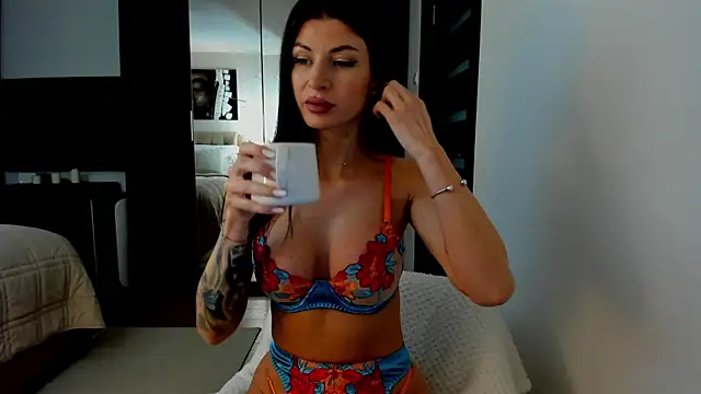 Snapshot of sweetndcrazy chatting on 02-11-25, 07:23 sweetndcrazy online show from 02-11-25, 07:23