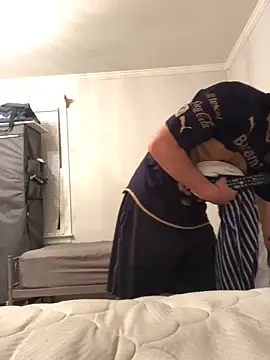 Snapshot of jolesin chatting on 10-13-25, 02:22 jolesin online show from 10-13-25, 02:22