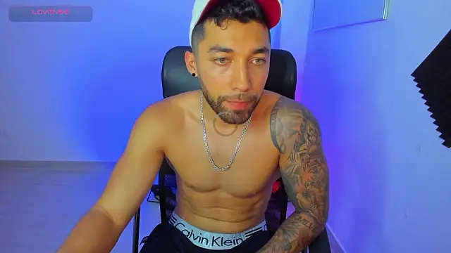 Snapshot of Sweet_and_caramel chatting on 02-10-26, 09:13 Sweet and caramel online show from 02-10-26, 09:13