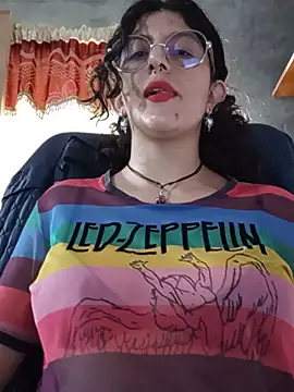 Snapshot of LoveElectra chatting on 06-02-26, 04:31 LoveElectra online show from 06-02-26, 04:31