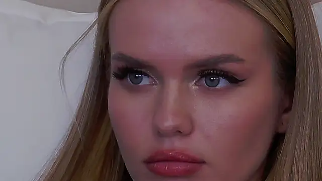 Snapshot of KristinaMaers chatting on 02-24-25, 04:49 KristinaMaers online show from 02-24-25, 04:49