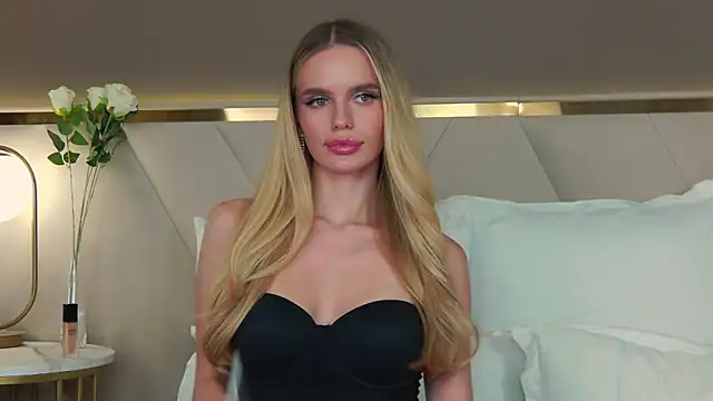 Snapshot of KristinaMaers chatting on 12-01-25, 12:04 KristinaMaers online show from 12-01-25, 12:04