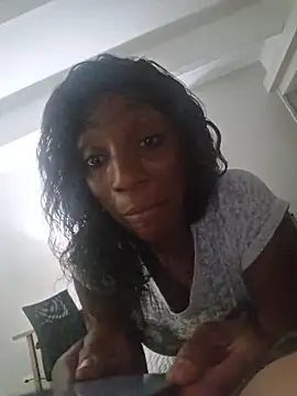 LuckiXCX online show from 11-30-25, 01:37