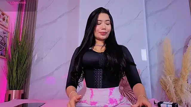 Chlooee   online show from 10-02-25, 01:12