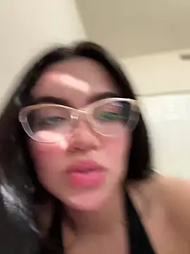 Snapshot of xsweetv chatting on 02-06-25, 02:48 xsweetv online show from 02-06-25, 02:48