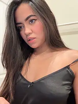 Snapshot of xsweetv chatting on 02-16-25, 06:32 xsweetv online show from 02-16-25, 06:32