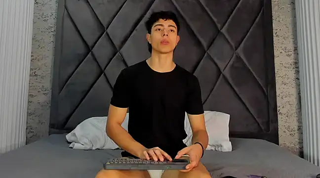 Snapshot of JoshRashfordd chatting on 02-16-25, 11:49 JoshRashfordd online show from 02-16-25, 11:49
