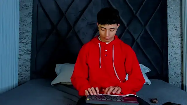 Snapshot of JoshRashfordd chatting on 02-23-25, 12:05 JoshRashfordd online show from 02-23-25, 12:05