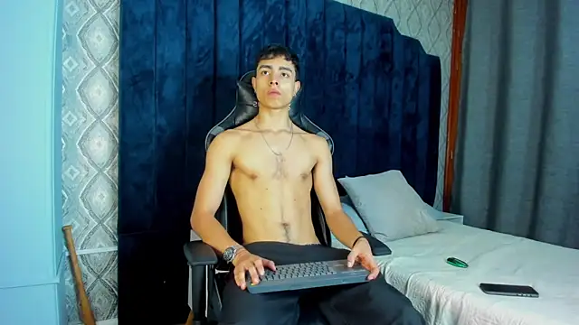 Snapshot of JoshRashfordd chatting on 03-09-25, 12:09 JoshRashfordd online show from 03-09-25, 12:09