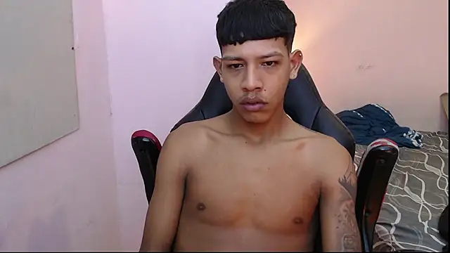 Snapshot of mr_stiven_ chatting on 01-05-25, 02:17 mr stiven  online show from 01-05-25, 02:17