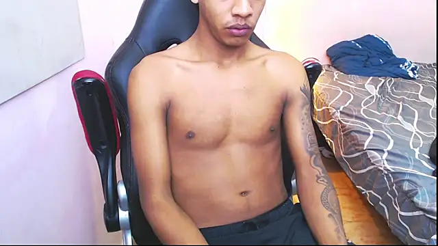 Snapshot of mr_stiven_ chatting on 01-05-25, 05:20 mr stiven  online show from 01-05-25, 05:20