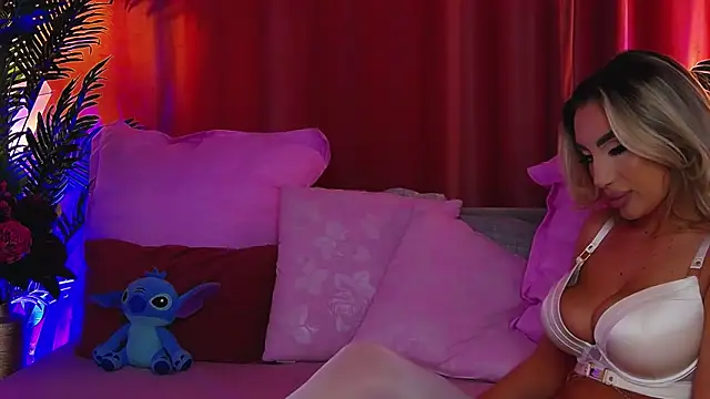 FelyJolie online show from 04-16-26, 07:42