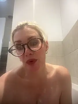 Englishhotwife4u online show from 12-21-24, 03:09