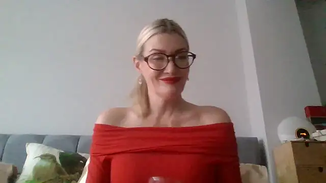 Englishhotwife4u online show from 12-23-24, 02:50