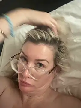 Englishhotwife4u online show from 12-31-24, 05:11