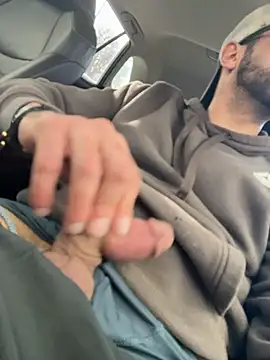 Snapshot of Strokeking4u chatting on 01-12-26, 04:23 Strokeking4u online show from 01-12-26, 04:23