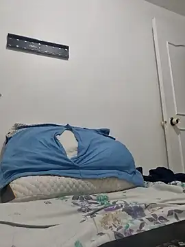 Snapshot of cris21324 chatting on 12-15-24, 03:56 cris21324 online show from 12-15-24, 03:56