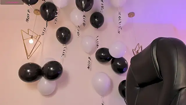 MiaFarrell  online show from 11-10-25, 06:29