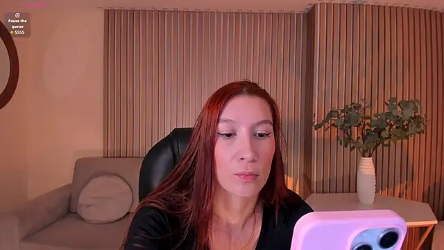Snapshot of MiaFarrell_ chatting on 06-08-26, 04:18 MiaFarrell online show from 06-08-26, 04:18