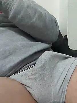 Snapshot of mertBy chatting on 12-18-24, 10:46 mertBy online show from 12-18-24, 10:46