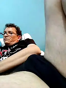 Bombi22 online show from 12-17-24, 10:11