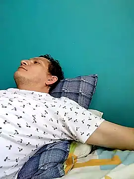 Bombi22 online show from 02-12-25, 03:05