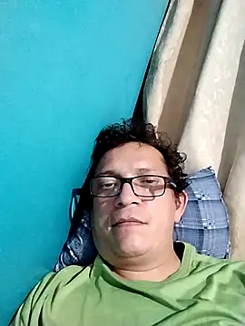 Bombi22 online show from 02-18-25, 05:31