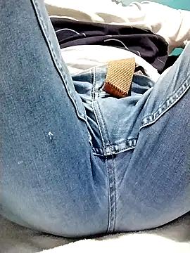 Bombi22 online show from 03-07-25, 02:57