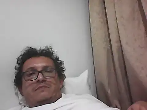 Bombi22 online show from 11-02-25, 06:05