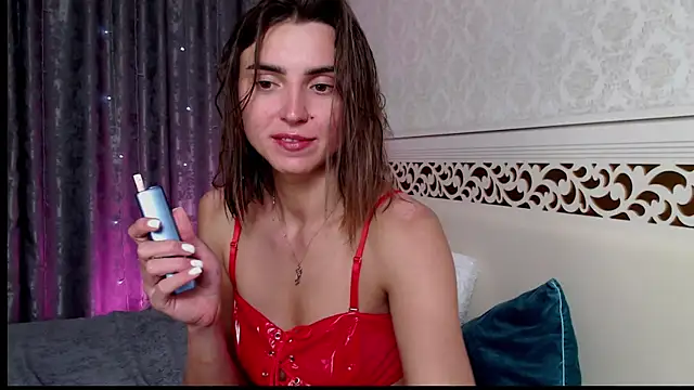 Snapshot of Lesyisme chatting on 05-21-26, 11:12 Lesyisme online show from 05-21-26, 11:12