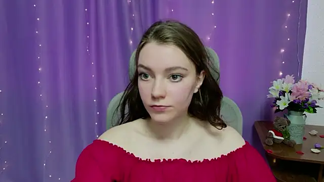 Lana  Cute  online show from 04-15-26, 01:40