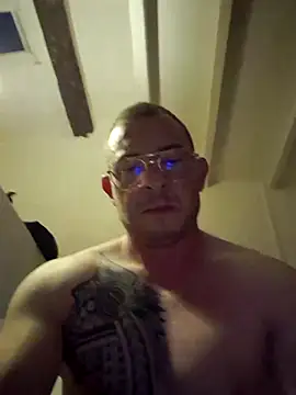 jourdinio13 online show from 01-05-25, 09:36