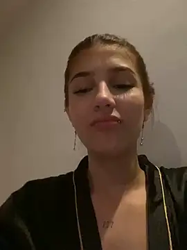 thamygomezz online show from 02-01-25, 04:35