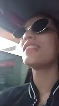 thamygomezz online show from 10-06-25, 09:56