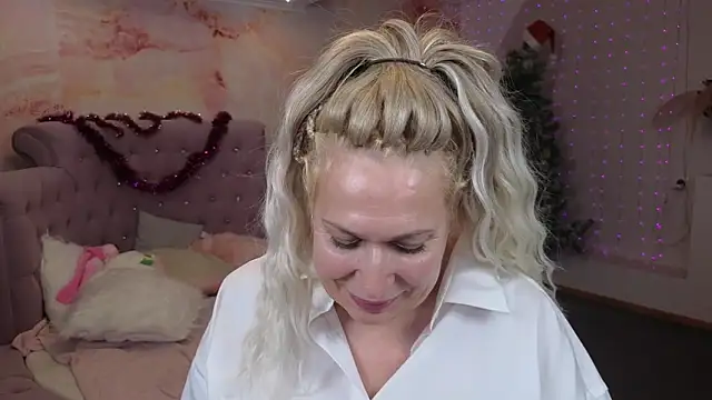 Penelope Pinky online show from 12-28-24, 08:25