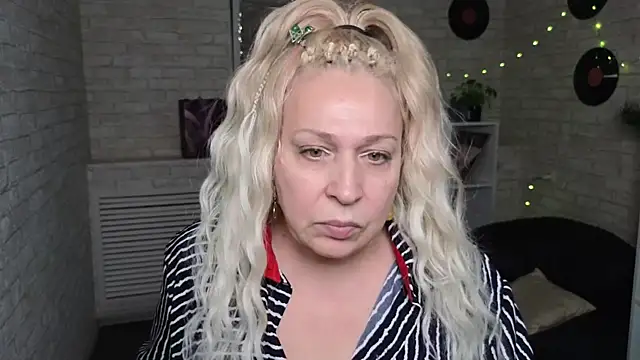 Penelope Pinky online show from 01-10-25, 02:13