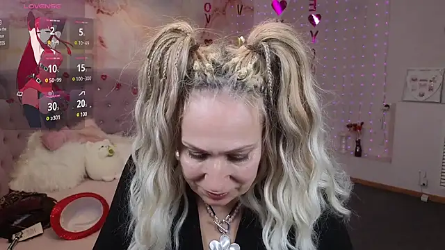 Penelope Pinky online show from 02-19-25, 08:41