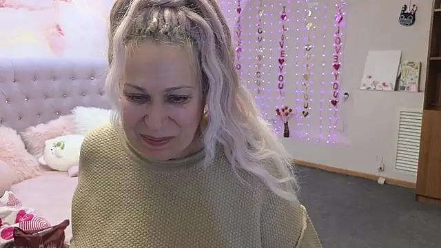 Penelope Pinky online show from 03-17-25, 07:24