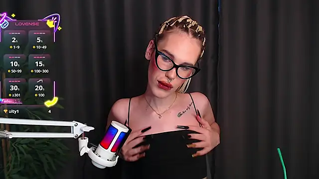 Cassie Bae online show from 12-17-25, 11:27