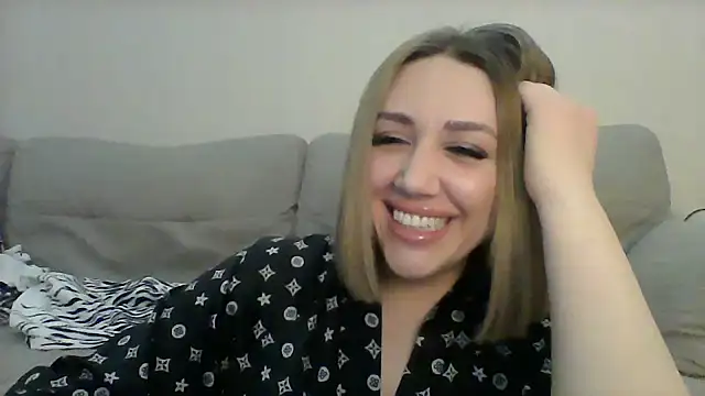 Snapshot of VickyLove047 chatting on 01-01-25, 04:50 VickyLove047 online show from 01-01-25, 04:50