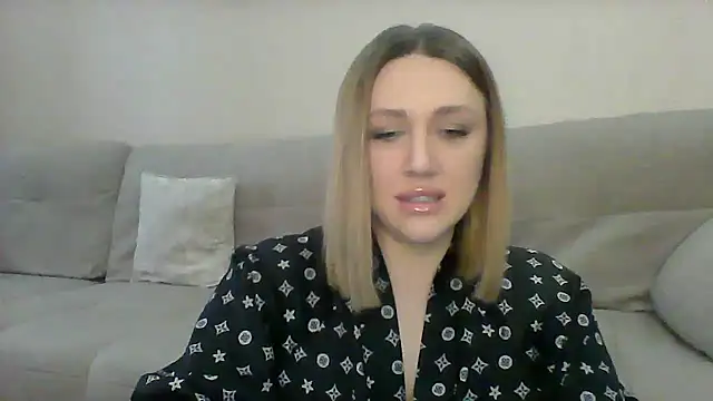 Snapshot of VickyLove047 chatting on 03-14-25, 06:10 VickyLove047 online show from 03-14-25, 06:10