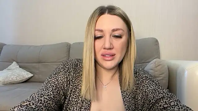 Snapshot of VickyLove047 chatting on 09-30-25, 05:56 VickyLove047 online show from 09-30-25, 05:56