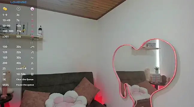 Adeellee  online show from 12-18-24, 12:29