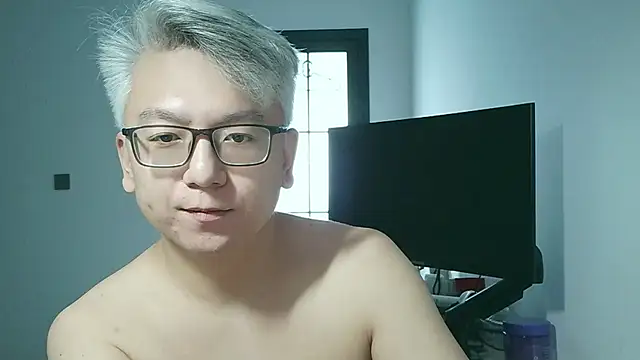 Snapshot of leoUSIR chatting on 11-05-25, 12:54 leoUSIR online show from 11-05-25, 12:54