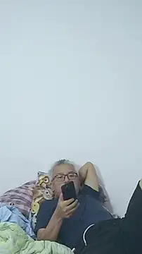 Snapshot of leoUSIR chatting on 05-29-26, 02:59 leoUSIR online show from 05-29-26, 02:59