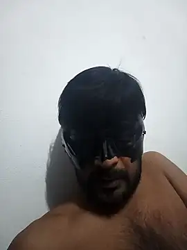 Snapshot of johnsinsexy chatting on 01-03-25, 10:29 johnsinsexy online show from 01-03-25, 10:29