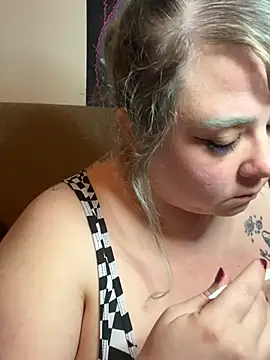 SleazeLouize online show from 02-18-25, 02:05