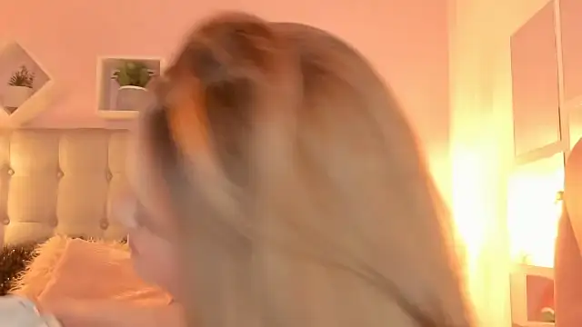 melanie hh online show from 11-25-25, 04:01